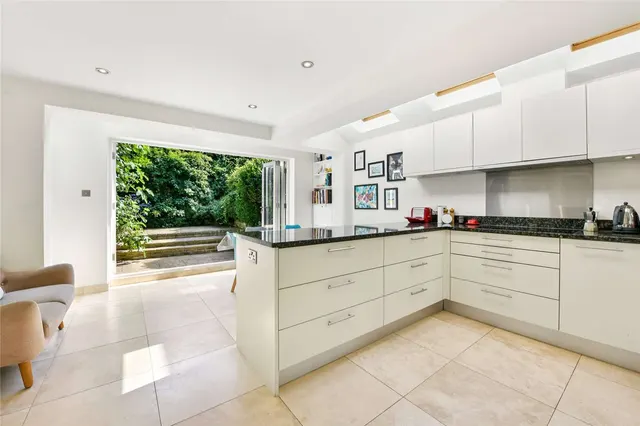 Photo 3 — Petworth Street, London, SW11 4QR