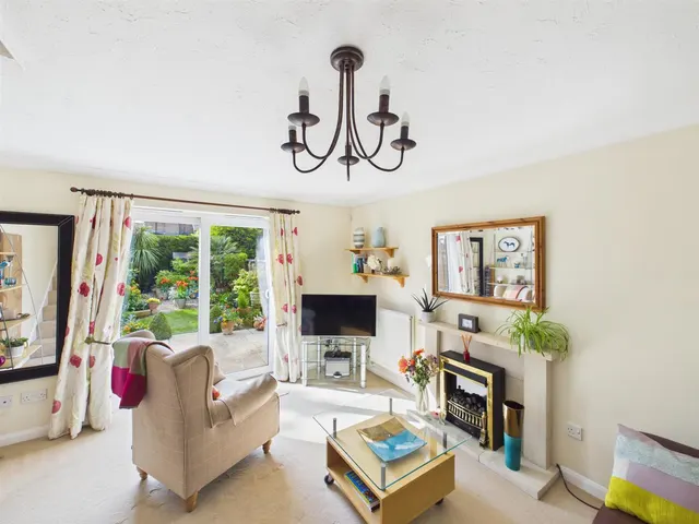 Photo 2 — Forbes Way, Ruislip, HA4 9LP