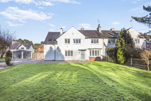 Tangmere Road, Tangmere, West Sussex, PO20 2HW, photo 1