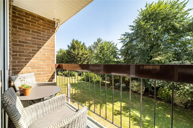 Evesham Road, Cheltenham, GL52, photo 2