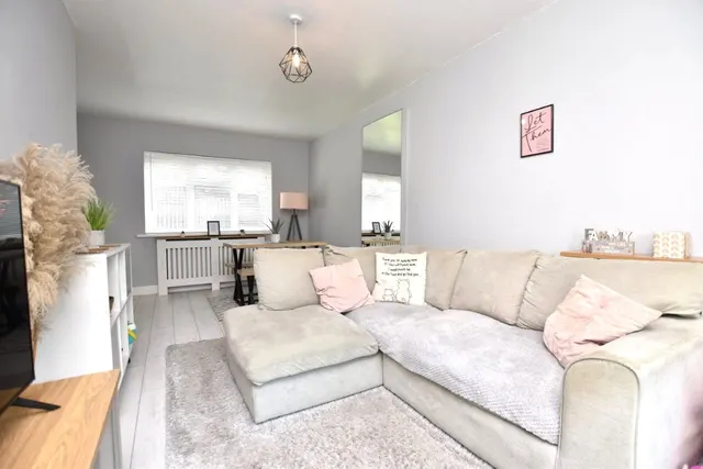 Chandler Close, Birstall, WF17, photo 3