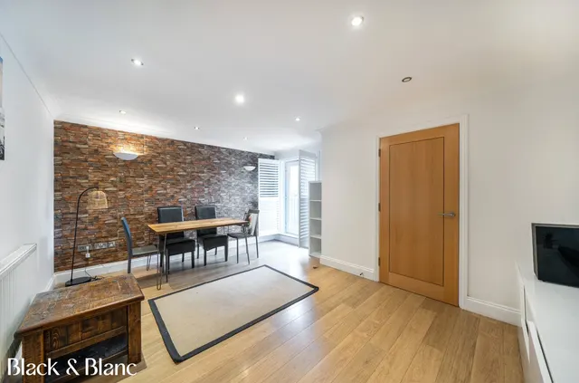 Photo 2 — The Avenue, Beckenham, BR3