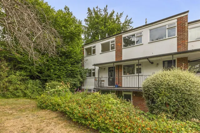 Amersham Hill, High Wycombe, HP13, photo 1