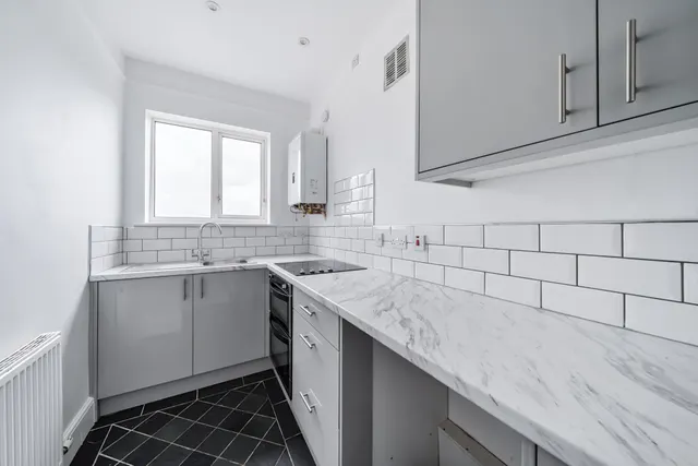 Elmfield Avenue, Cheltenham, GL51, photo 3