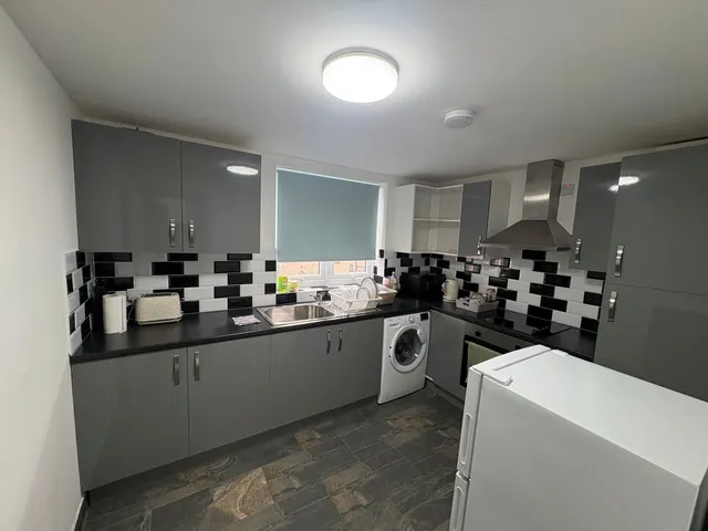 Clarendon Road, Morecambe, LA4, photo 3