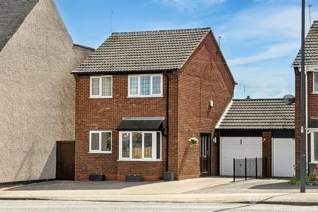 Croft Road, Stockingford, CV10, photo 1