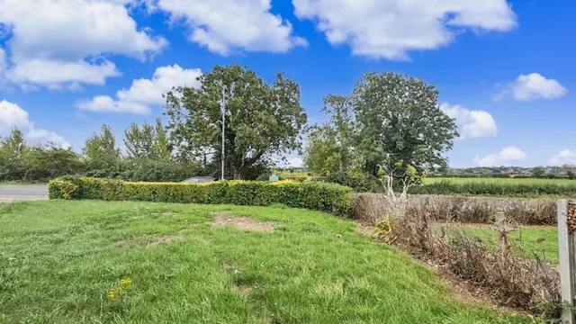 Fiskerton Road, Cherry Willingham, photo 3