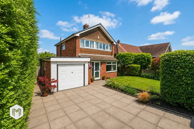 Lowercroft Road, Bury, BL8 2EY, photo 1