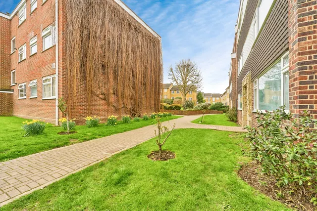 Deer Park Close, Kingston Upon Thames, KT2, photo 2