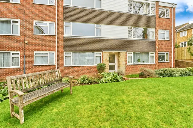 Deer Park Close, Kingston Upon Thames, KT2, photo 1