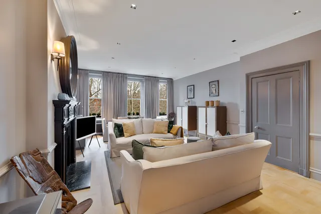 Cadogan Square, Knightsbridge, London, photo 1