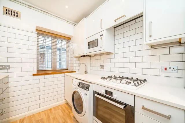 Culmington Road, W13, photo 3
