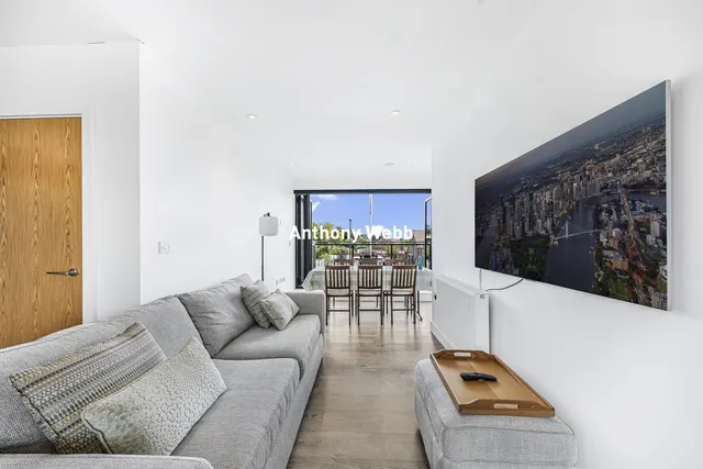 Belgrave Close, Oakwood, N14, photo 1