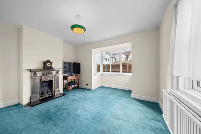 Church Road, Byfleet, KT14, photo 2