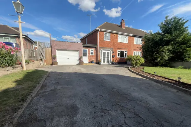 Woodville Road, Swadlincote, DE11, photo 1