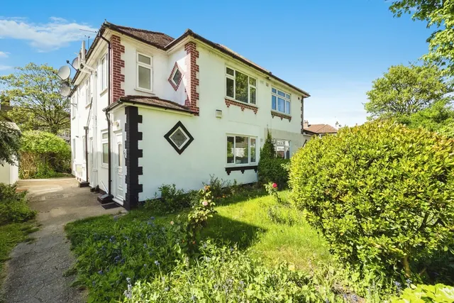 Matlock Gardens, Hornchurch, RM12, photo 1