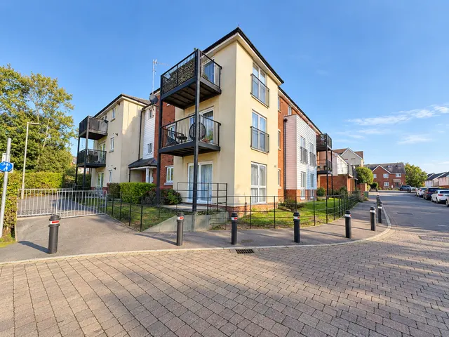 Cavendish Drive, Locks Heath, SO31, photo 1