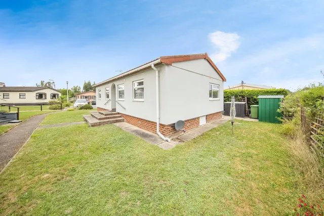 Foxhall Road, Rushmere St. Andrew, Ipswich, photo 1