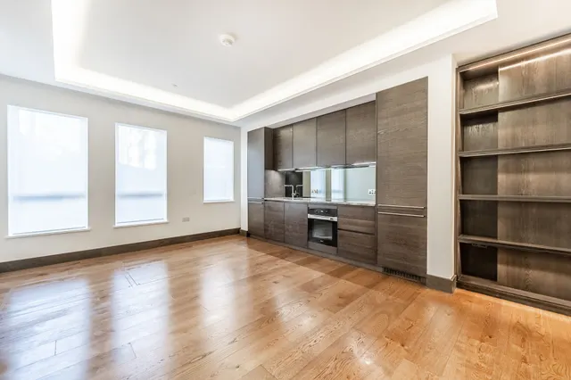 Flat 3, Logan House, 1 Logan Place, London, photo 1