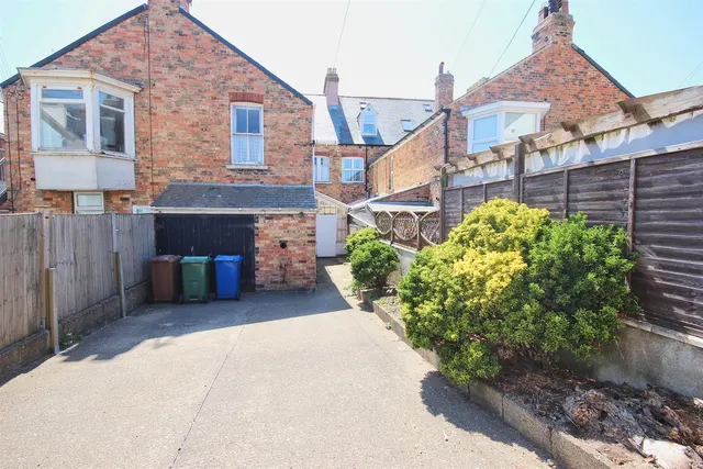 Photo 2 — Eastgate, Hornsea