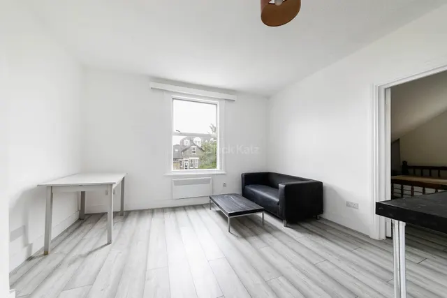 Dean Road, Willesden Green, NW2, photo 2