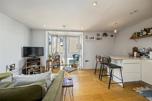 Old Lodge Place, St Margarets, TW1, photo 1