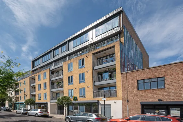 Flat 4 Hanover Court, 5 Stean Street, London, photo 1