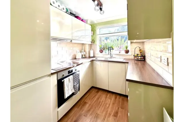 Osborne Road, New Milton, BH25, photo 2