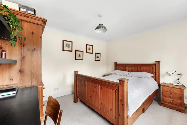 The Lindens, Loughton, IG10 3HT, photo 1
