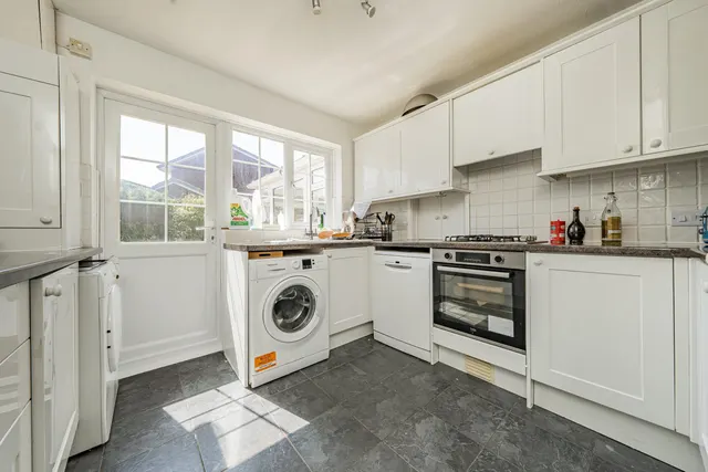 Photo 3 — Little Woodlands, Windsor, Berkshire, SL4 3RF