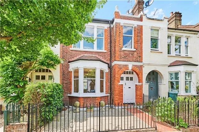 Martindale, East Sheen, SW14, photo 1