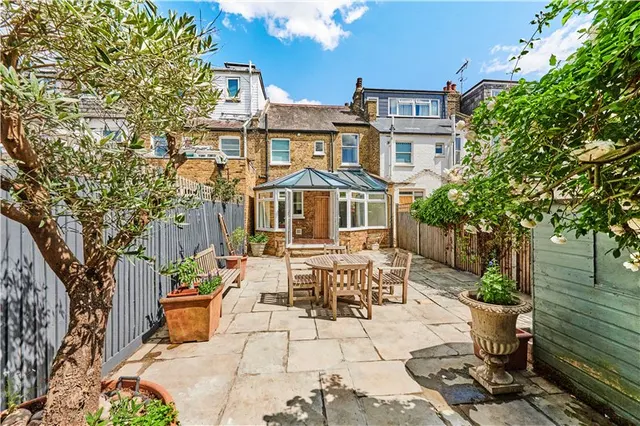 Photo 3 — Martindale, East Sheen, London, SW14