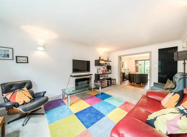 Photo 2 — Heathway, Blackheath, SE3