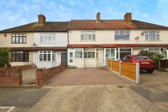 Tennyson Road, ROMFORD, Essex, RM3, photo 1