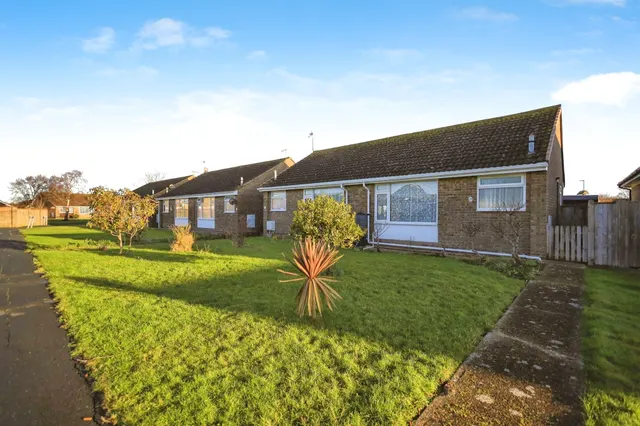 Chaucer Walk, Eastbourne, BN23, photo 1