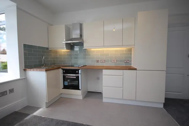 Kingsway, Woking, GU21, photo 2