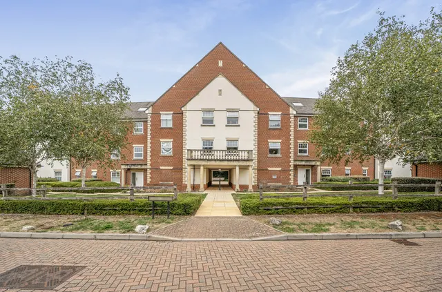 Waleron Road, Fleet, GU51, photo 2