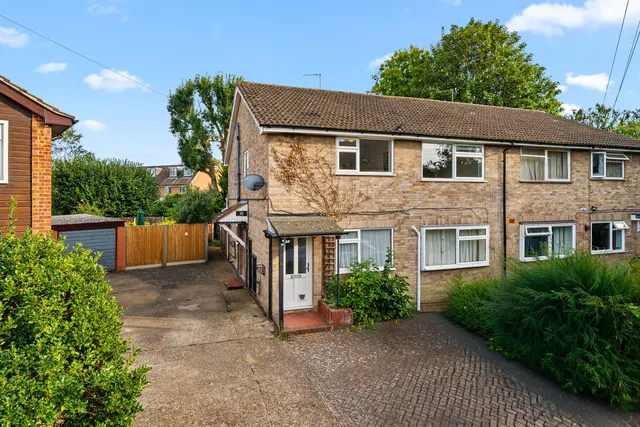 Felcott Close Hersham, Walton-On-Thames KT12 5NT, photo 1