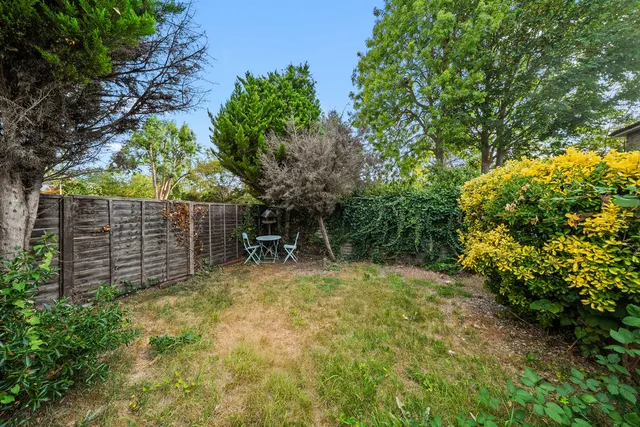 Photo 2 — Felcott Close Hersham, Walton-On-Thames KT12 5NT