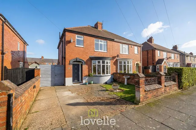 Shaftesbury Avenue, Grimsby, DN34, photo 1