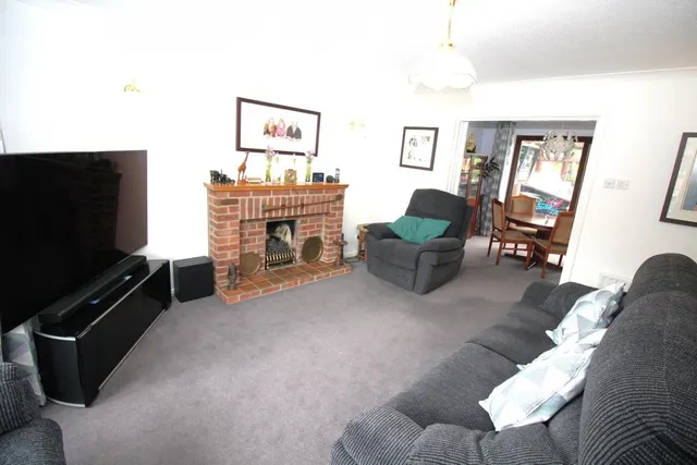 Lavender Close, Thornbury, BS35, photo 3