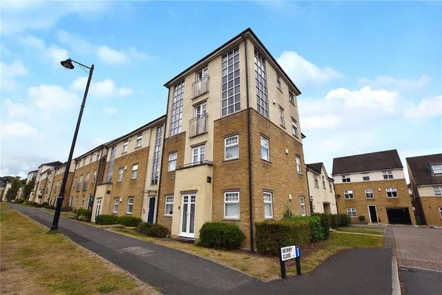 High Royds Drive, Menston, LS29, photo 1