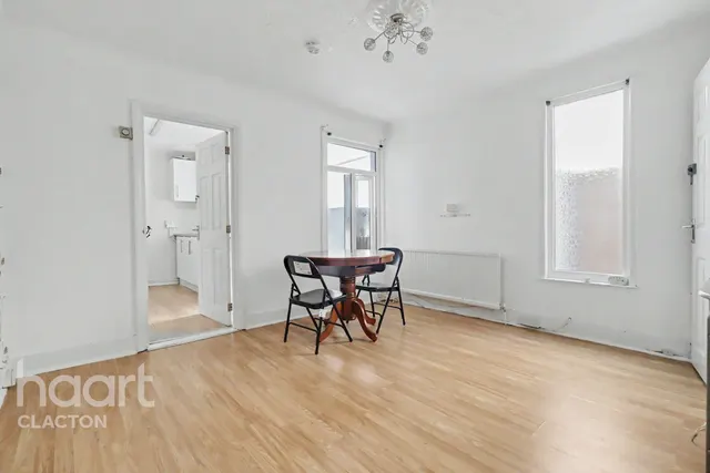 Agincourt Road, Clacton-On-Sea, CO15, photo 3