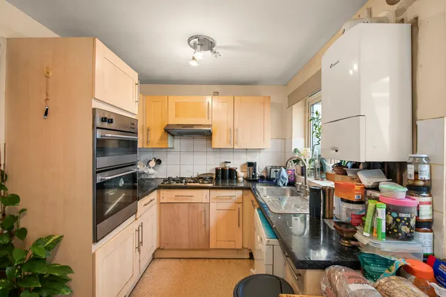 Lancaster Road, Northolt, UB5, photo 3