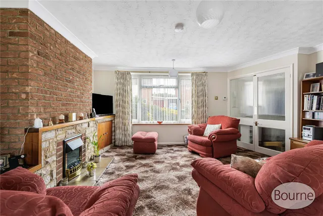 York Road, Ash, GU12, photo 2