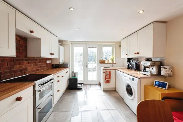 Clayhall Road, Gosport, PO12, photo 2