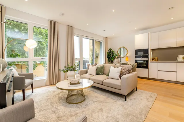 Broom Road, Teddington, TW11, photo 2
