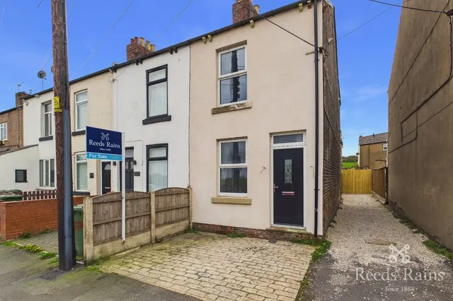 Denby Dale Road, Calder Grove, West Yorkshire, WF4, photo 1