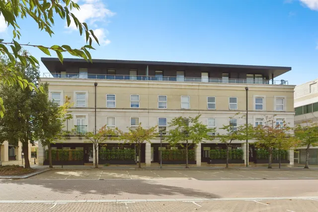 Upper Fourth Street, Milton Keynes, MK9, photo 1