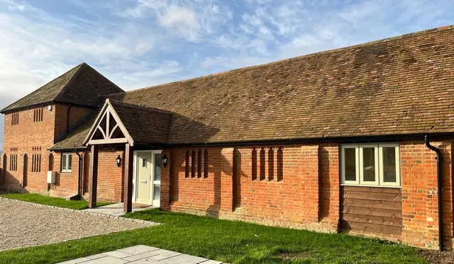 1 Pettifer Court, Buckingham Road, Weedon, HP22 4DP, photo 1